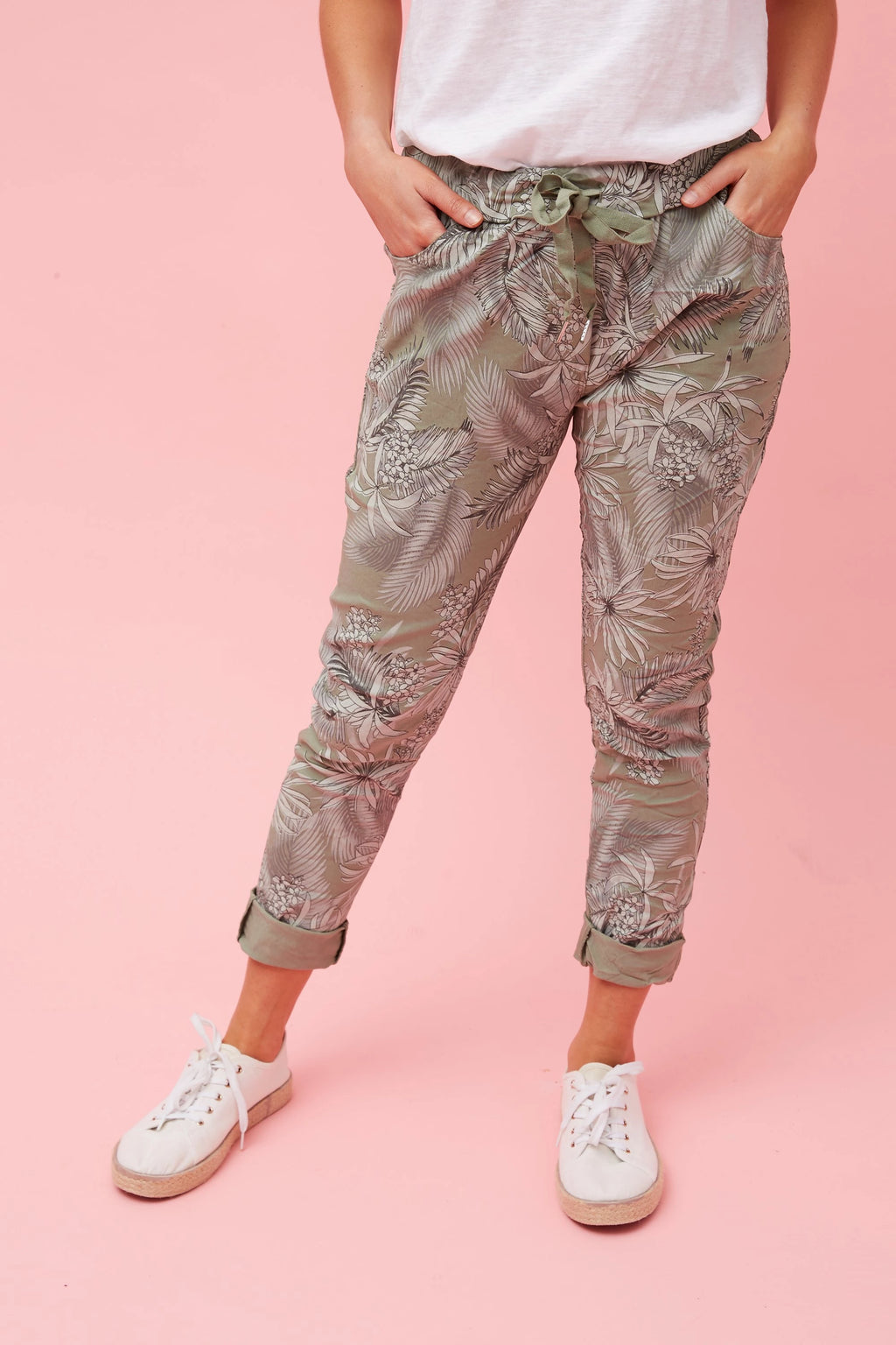 JANJA LEAF PRINT JOGGERS