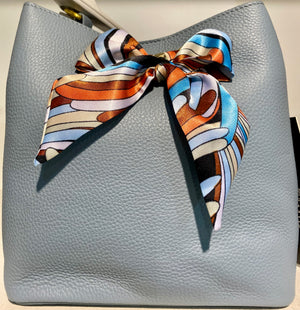 Small Leather Ribbon Close Handbag