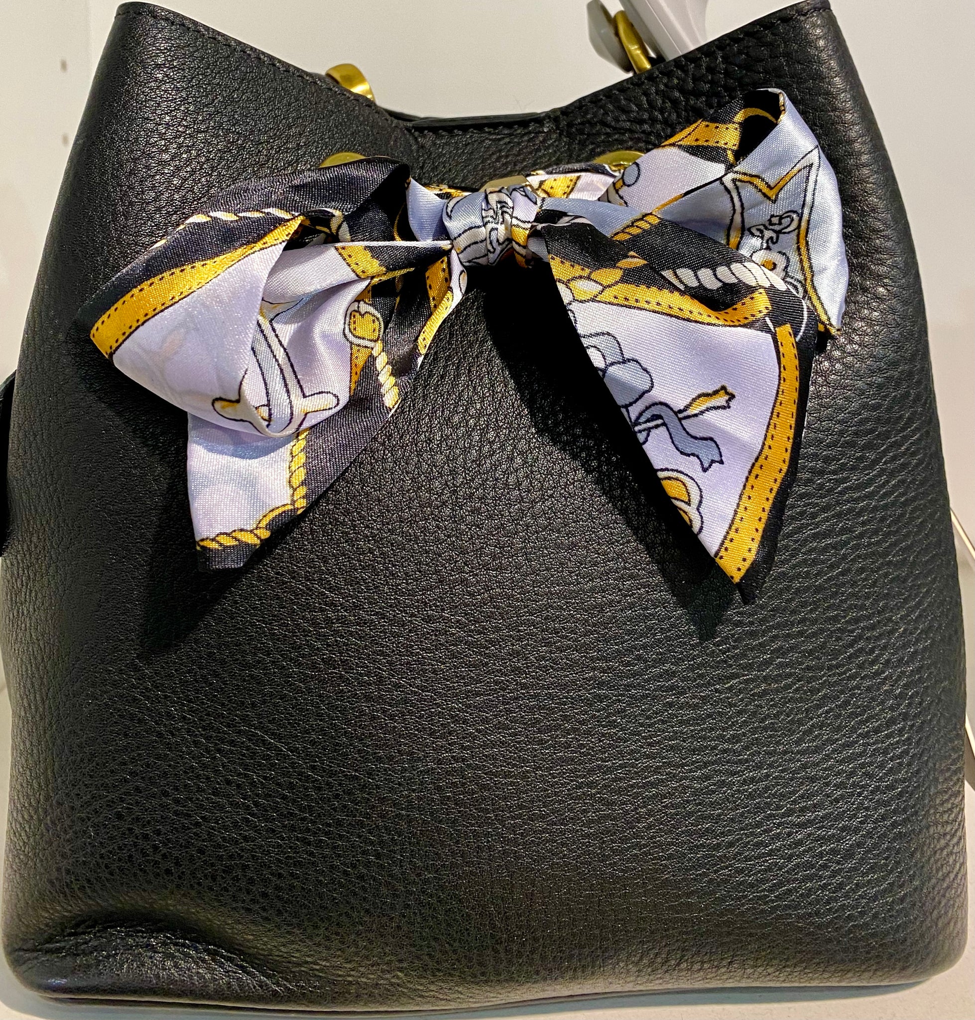 Small Leather Ribbon Close Handbag