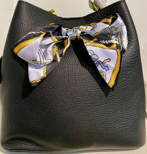 Small Leather Ribbon Close Handbag