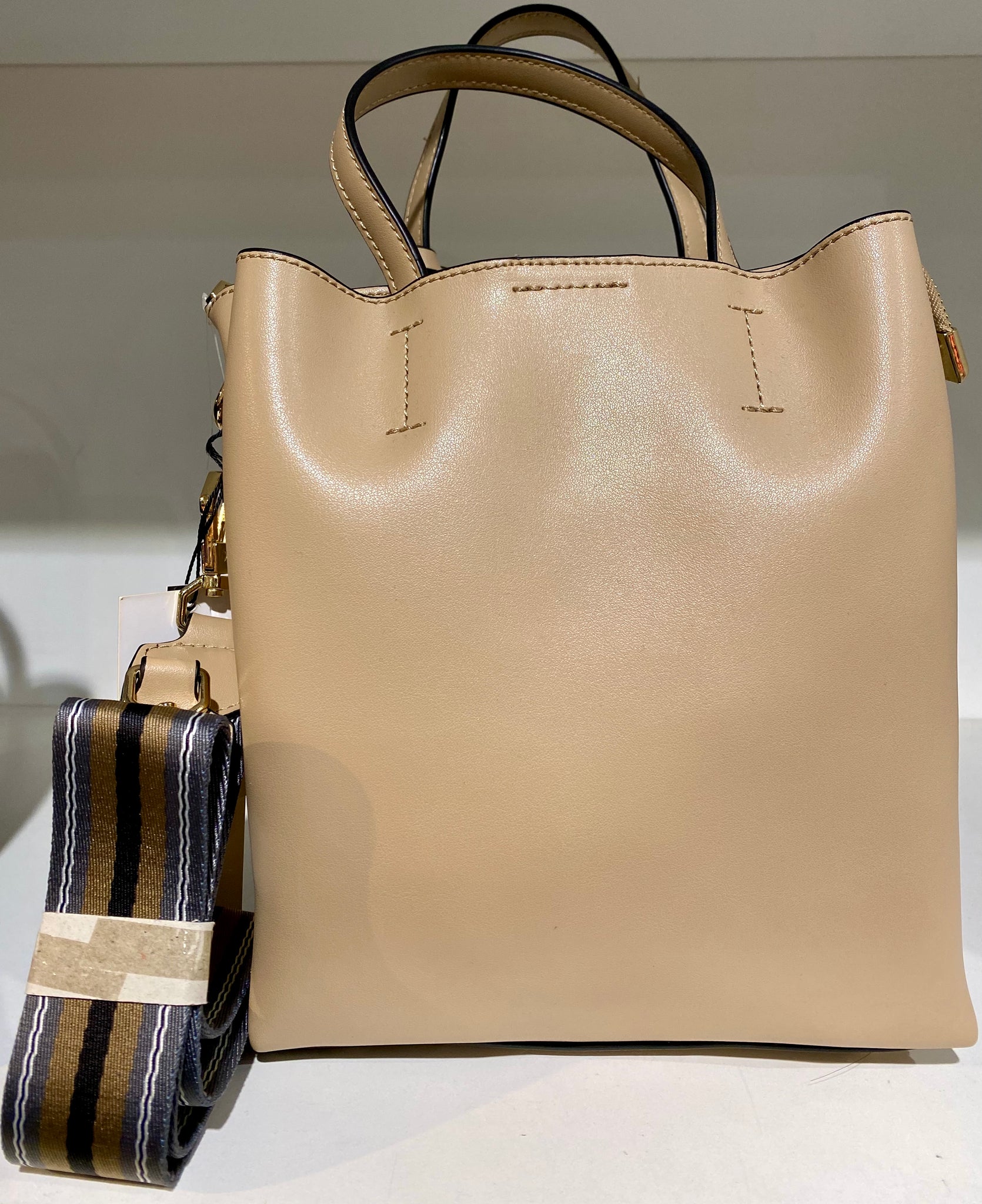 Medium Semi Structured Handbag With Contrast Strap