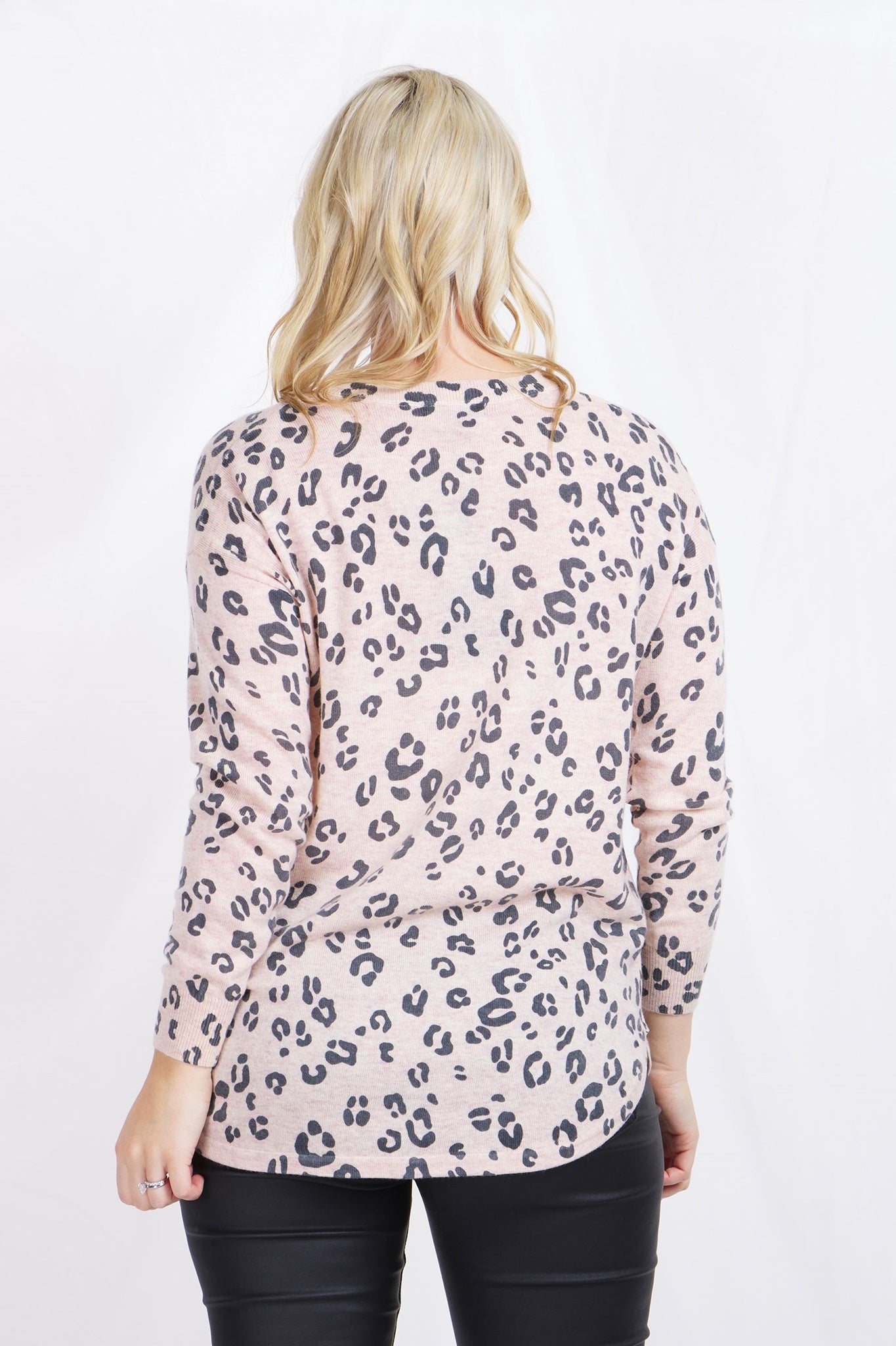 Long Sleeves Animal Print Knit Pullover