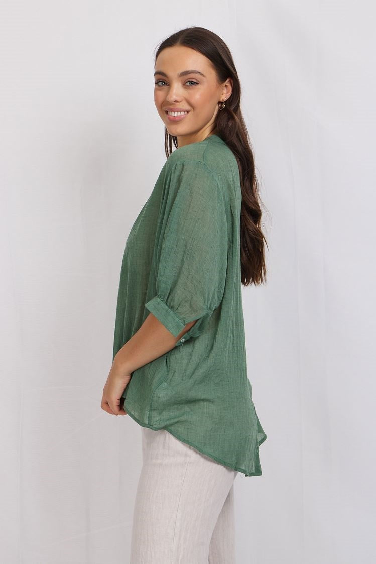 BUTTON UP SHIRT
