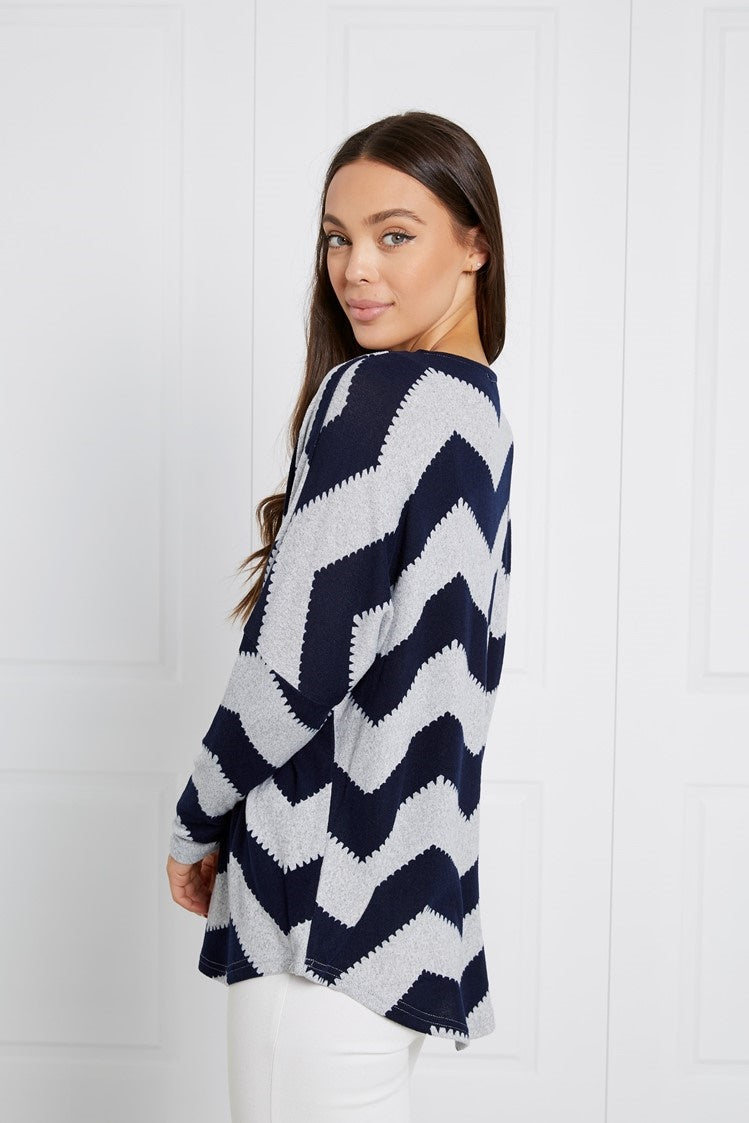 CHEVRON PRINT ZIPPER TOP