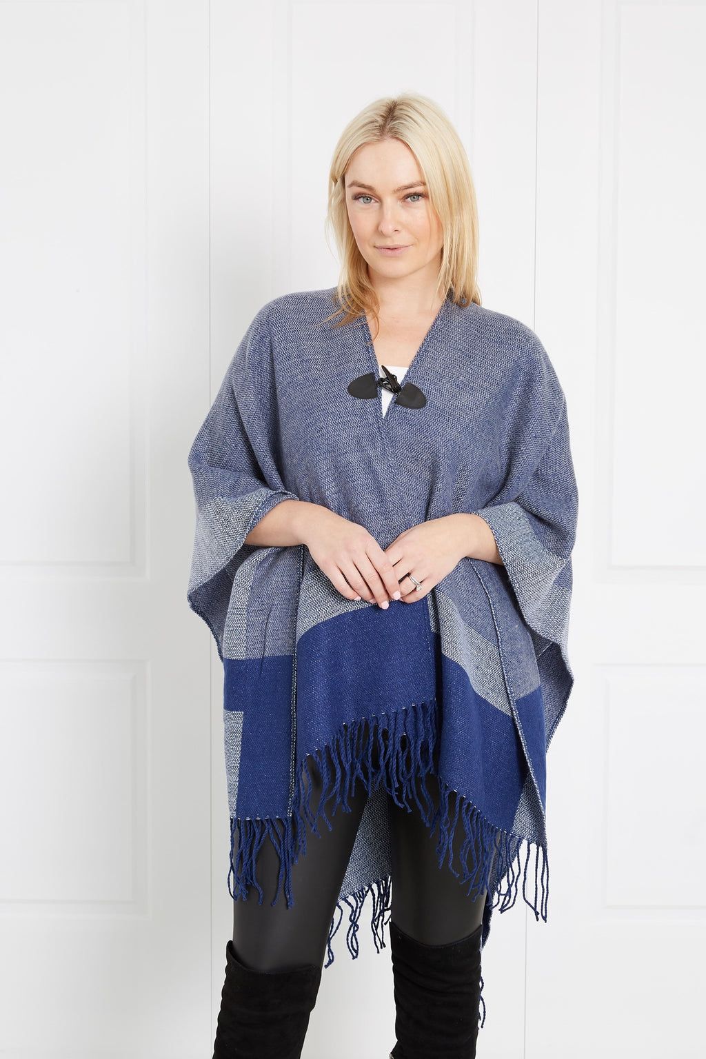 FRINGE PONCHO