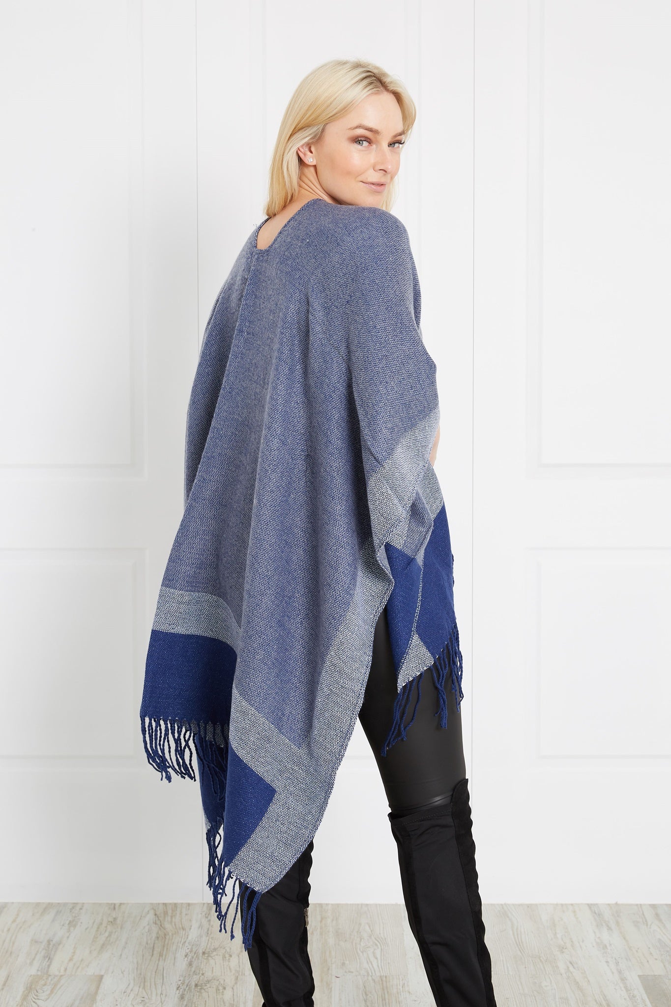 FRINGE PONCHO