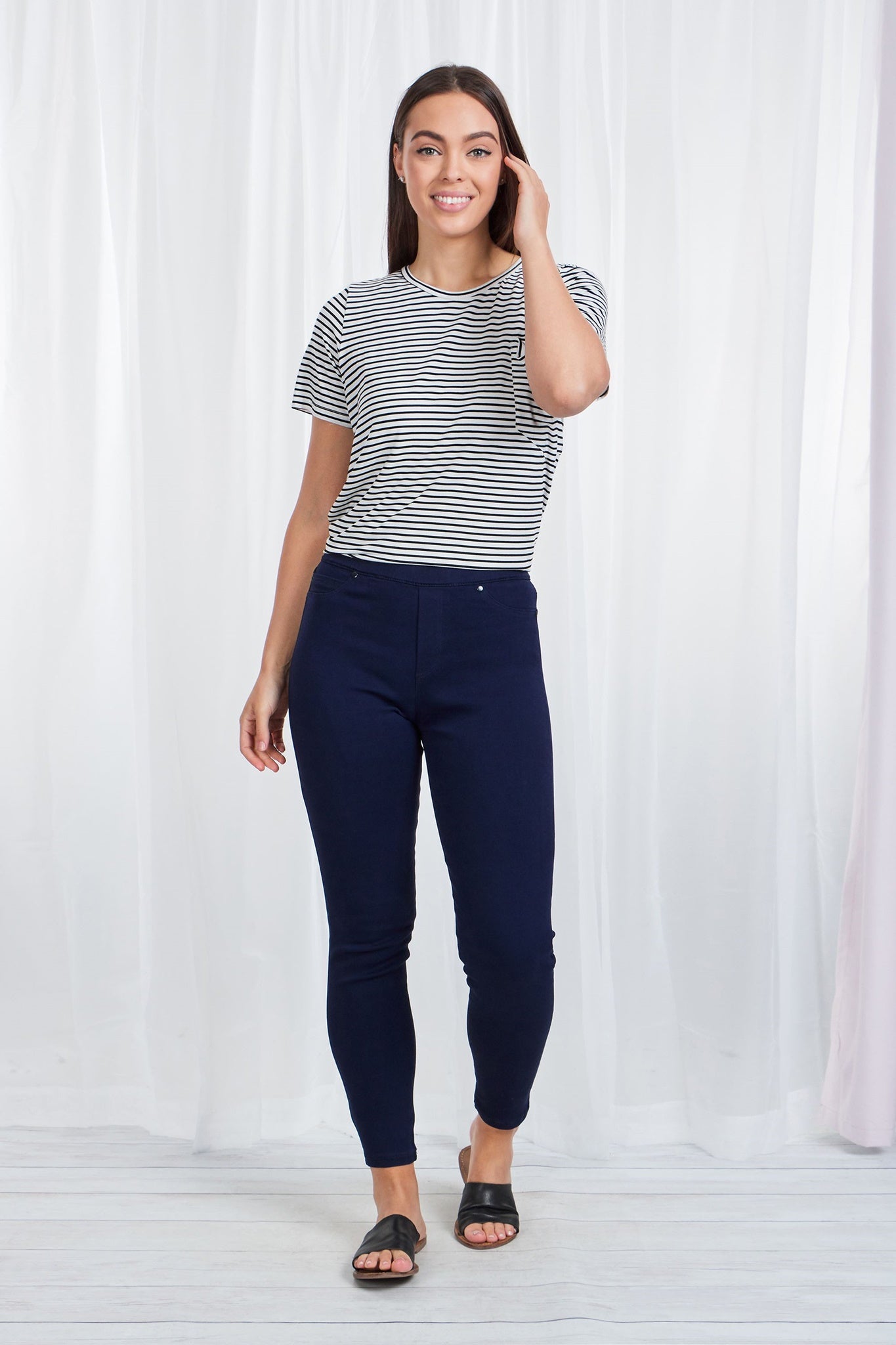 Elastic Waisted Slim Leg Stretch Jeans